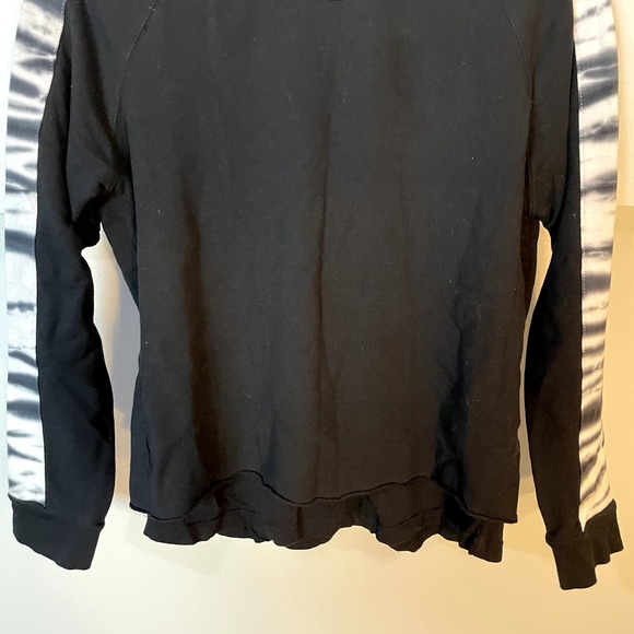 MONROW Layered Printed Soft Sweatshirt in Black & White Size XS - Picture 6 of 16